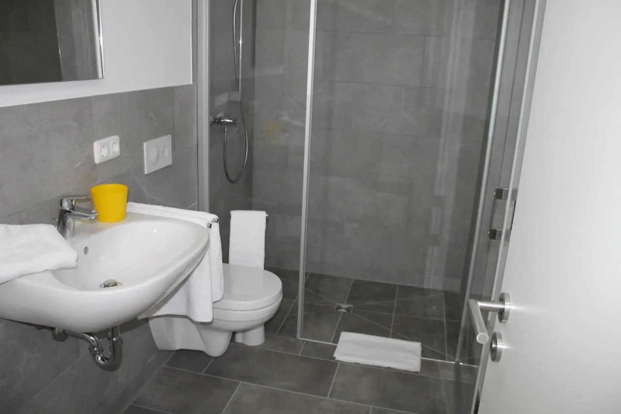 Apartment Wg Zimmer In Der Land Of Living Regensburg Kelheim Germany